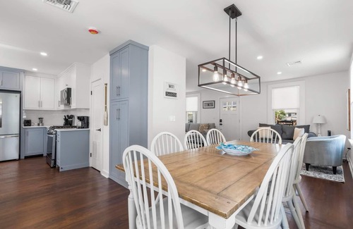 Devon House | Newly renovated beach house!