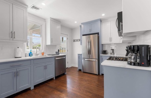 Devon House | Newly renovated beach house!