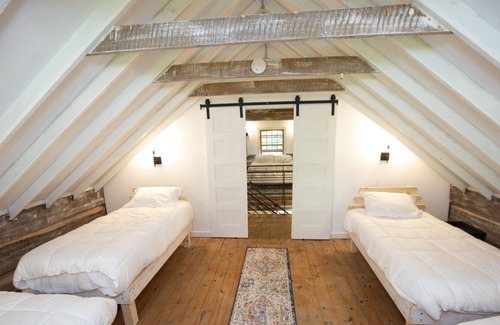 Mineral Point Cabin | Newly Renovated Cabin
