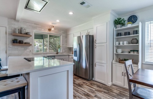 Grapevine House | Newly Renovated! - Charming Chaparral