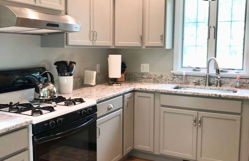 Tisbury House | Newly renovated charming modern island home for your relaxing getaway