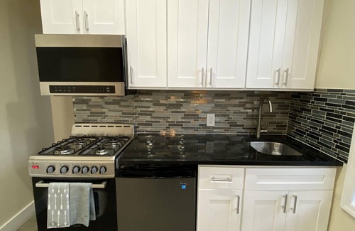 East Bronx Apartment | ★ NEWLY RENOVATED, CLEAN COMFORTABLE & SANITIZED ★