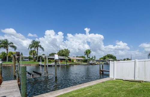 Apollo Beach House | Newly Renovated Condo in Apollo Beach