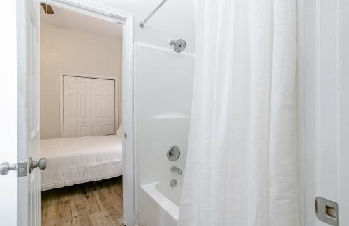 Central Business District Apartment | Newly Renovated Downtown Apartment in the Historic District, Quiet Street!