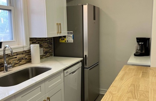 Six Points House | Newly Renovated Etobicoke 3BR/2Bath Urban Oasis w/Patio