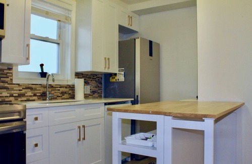 Six Points House | Newly Renovated Etobicoke 3BR/2Bath Urban Oasis w/Patio