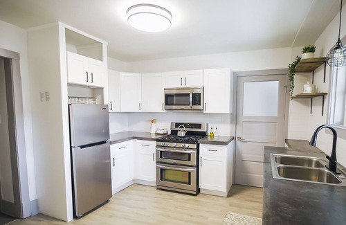 Logan House | Newly renovated farmhouse!