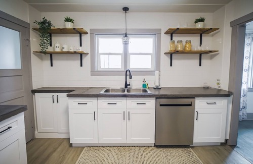 Logan House | Newly renovated farmhouse!