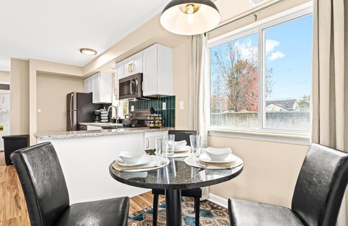 Roseville Apartment | Newly Renovated Flat near Downtown Roseville