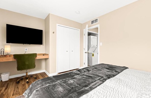 Roseville Apartment | Newly Renovated Flat near Downtown Roseville