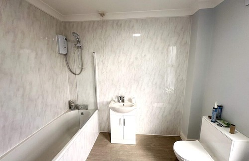 Seven Kings House | Newly Renovated Home - East Ldn