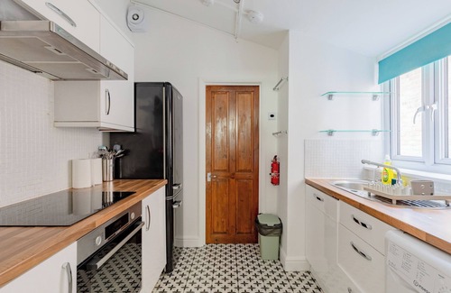Stratford House | Newly Renovated 3BD Period Home in Stratford