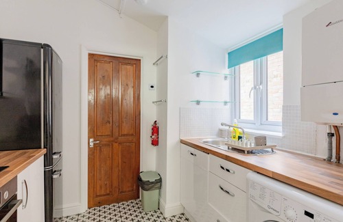 Stratford House | Newly Renovated 3BD Period Home in Stratford