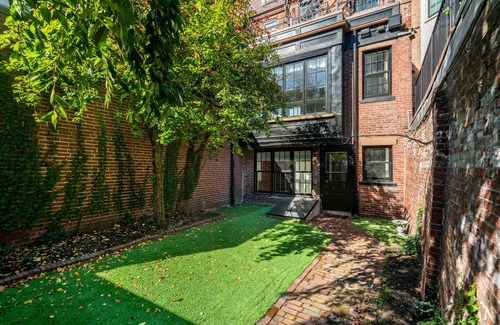 Boston House | Newly renovated historic home in Beacon Hill