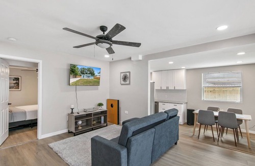 Bayou Oaks House | Newly Renovated Home Close to Everything!