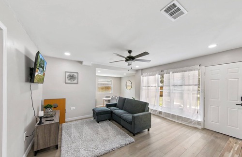 Bayou Oaks House | Newly Renovated Home Close to Everything!