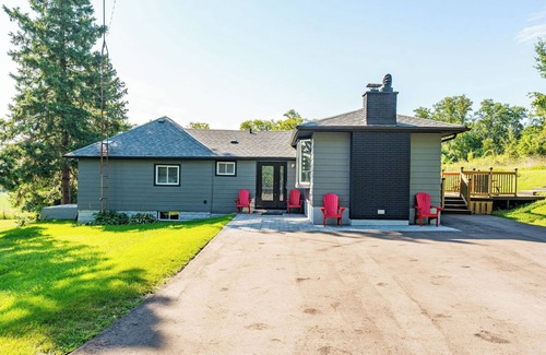 Whitby House | Newly Renovated Home in Whitby