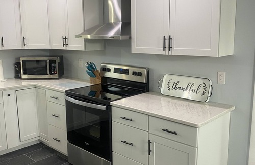 Marion House | Newly renovated home! One block from Back of the Dragon-Close to downtown Marion