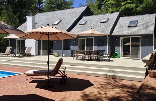 Northwest Harbor House | NEWLY Renovated kitchen & baths, CLEAN, Cozy, Bright, Beautiful, Well-Appointed