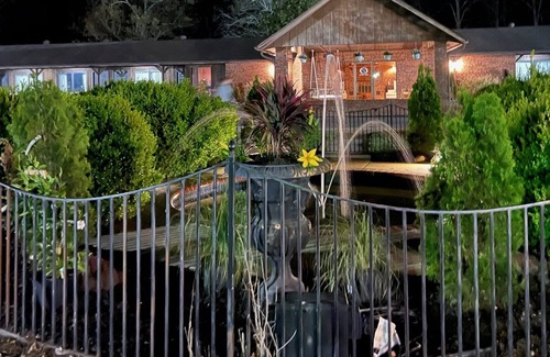 Wappapello House | Newly renovated King Room w/high speed internet