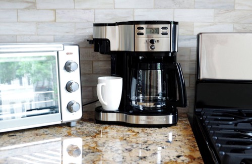 Queens Apartment | Newly Renovated - Minutes from the City