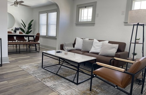 Eggertsville Apartment | Newly Renovated Modern Apartment in Amherst