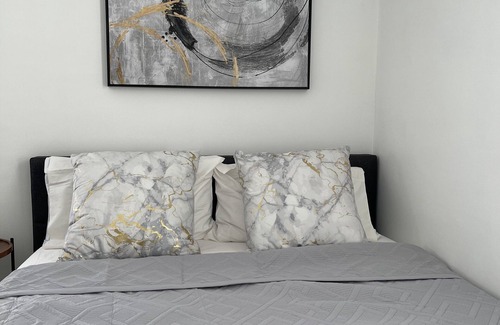 Eggertsville Apartment | Newly Renovated Modern Apartment in Amherst