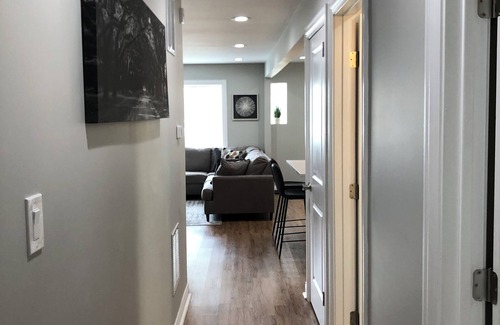 Roseland House | Newly renovated modern retreat just blocks from I-94