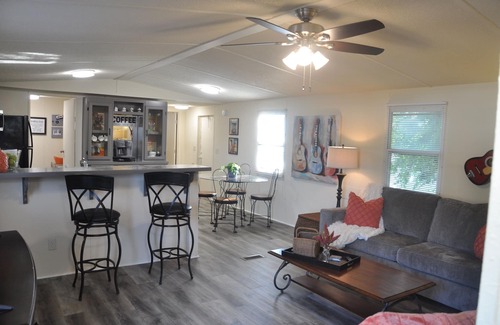 Lebanon House | Newly renovated, music-themed home! Pet-Friendly! Only 2 minutes from I-40!