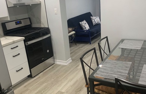New Toronto Apartment | NEWLY RENOVATED NEAR THE LAKE