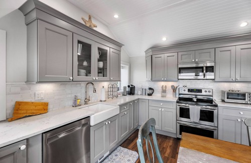 Guilford House | Newly Renovated On Oceanfront Cottage Joshua Cove, Guilford CT