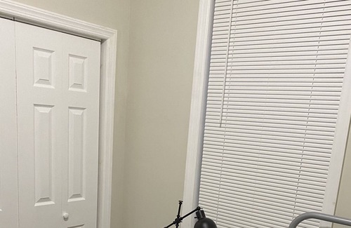 Roselle Apartment | NEWLY RENOVATED PEACEFUL SPACE. 15MINS FROM EWR.
