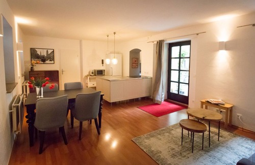 Isarvorstadt Apartment | Newly Renovated! Perfect home away in Munich.