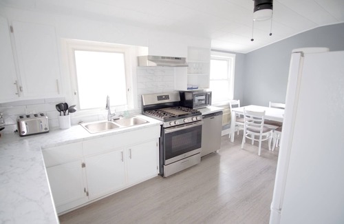 South London Apartment | Newly renovated river side condo in the heart of Wortley village