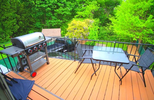 South London Apartment | Newly renovated river side condo in the heart of Wortley village