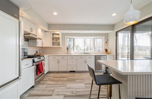North Haven House | Newly renovated Sag Harbor home with beautiful bay view, Gunite pool & hot tub