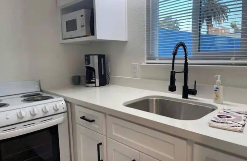Salida Apartment | Newly renovated studio apartment 1 mile to HWY 99