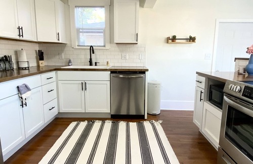 Lincoln House | Newly Renovated Three Bedroom Home in Central Lincoln!