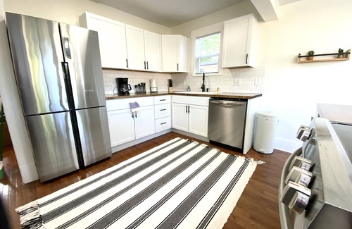 Lincoln House | Newly Renovated Three Bedroom Home in Central Lincoln!