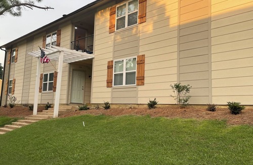 Starkville Condo | Newly renovated, updated condo ON CAMPUS, it is sure to satisfy your every need.
