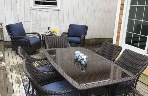 Little Compton House | Newly renovated house minutes to South Shore Beach