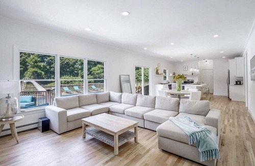 Westhampton House | Newly renovated Westhampton escape near beach