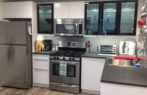 Carbondale Apartment | Newly Restored 2Bedrm, CoolCarbCrib, InTown Convenience, Fenced Yd, Dogs Welcome