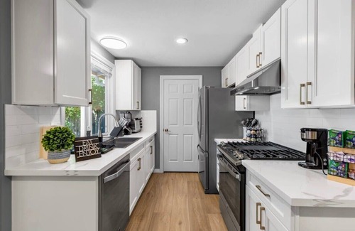South Juanita House | Newly Updated 1F Kirkland House w/AC| Min to I405