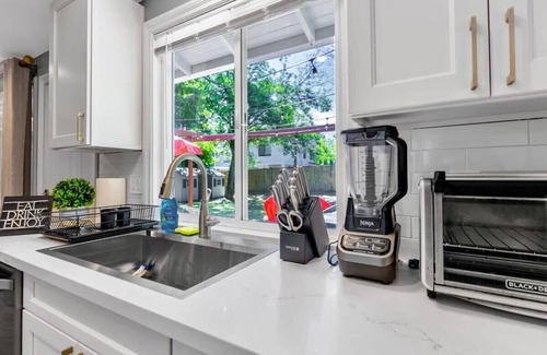 South Juanita House | Newly Updated 1F Kirkland House w/AC| Min to I405