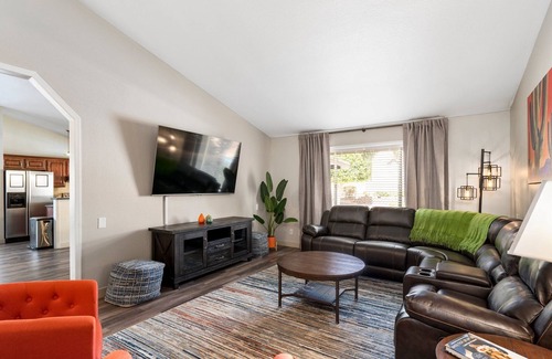Peoria House | Newly Updated and Furnished! Large Yard w/Pool