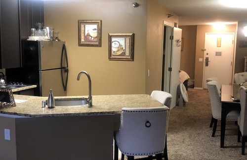 Lake Geneva Apartment | NEWLY Updated! Cove of Lake Geneva, Private Luxury Resort Pool View