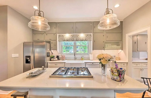 Lewisburg Cottage | Newly Updated Spacious Cottage - Walking Distance To Downtown!!!