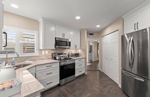 Isla del Sol Condo | Newly Updated St. Pete 2-BR Condo on Isla Del Sol