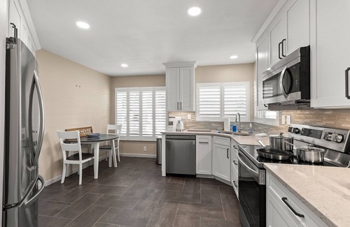 Isla del Sol Condo | Newly Updated St. Pete 2-BR Condo on Isla Del Sol